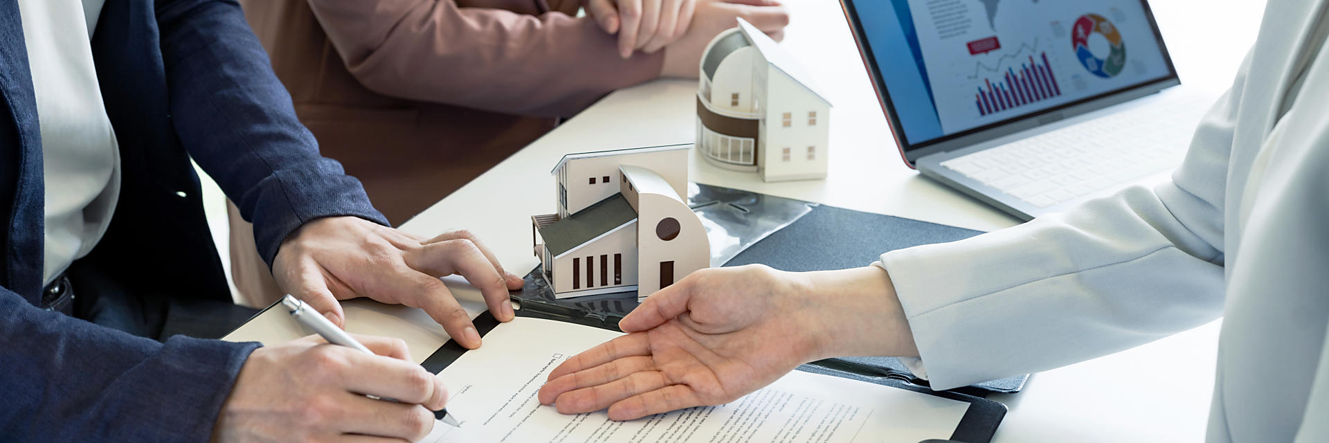 媒介契約を結ぶのイメージ画像